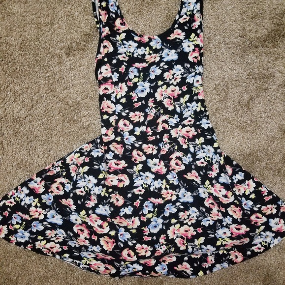 Floral dress - Picture 1 of 4